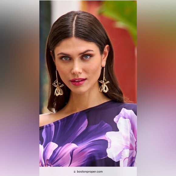 ♡Anthropologie Golden Flower Earrings♡ - Picture 6 of 8